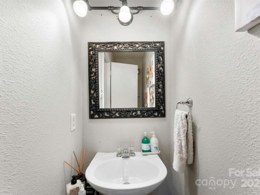 2011 Dunsmore Lane, Waxhaw, NC 28173.  MLS# CAR4240231, YatesRealty ID 30. 