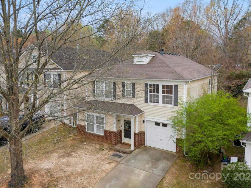 2011 Dunsmore Lane, Waxhaw, NC 28173.  MLS# CAR4240231, YatesRealty ID 30. 