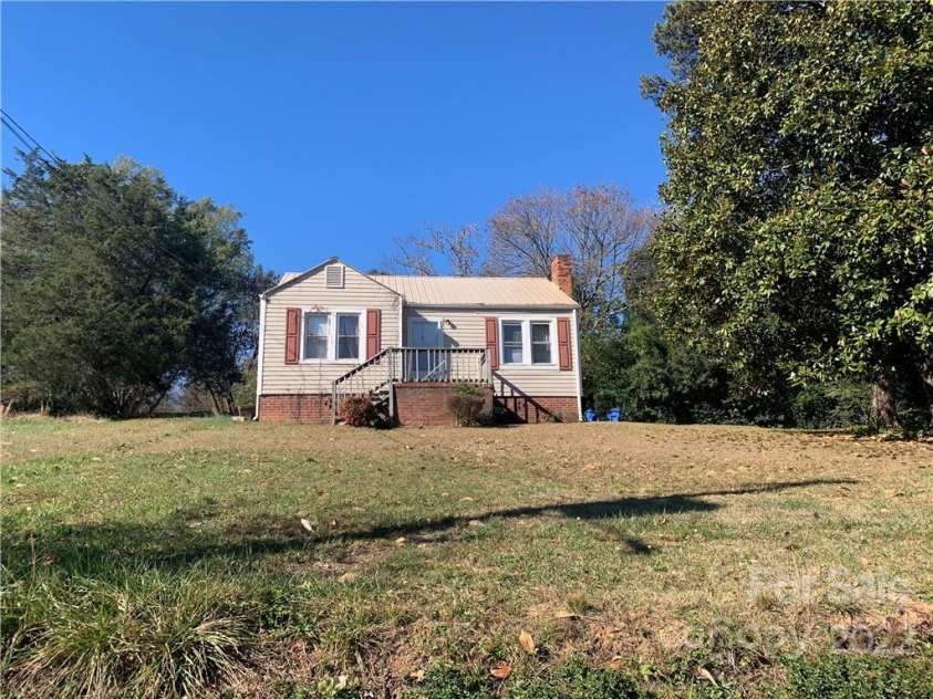 450 Davis Street, Albemarle, NC 28001.  MLS# CAR3924741, YatesRealty ID 30. 334 West Dr