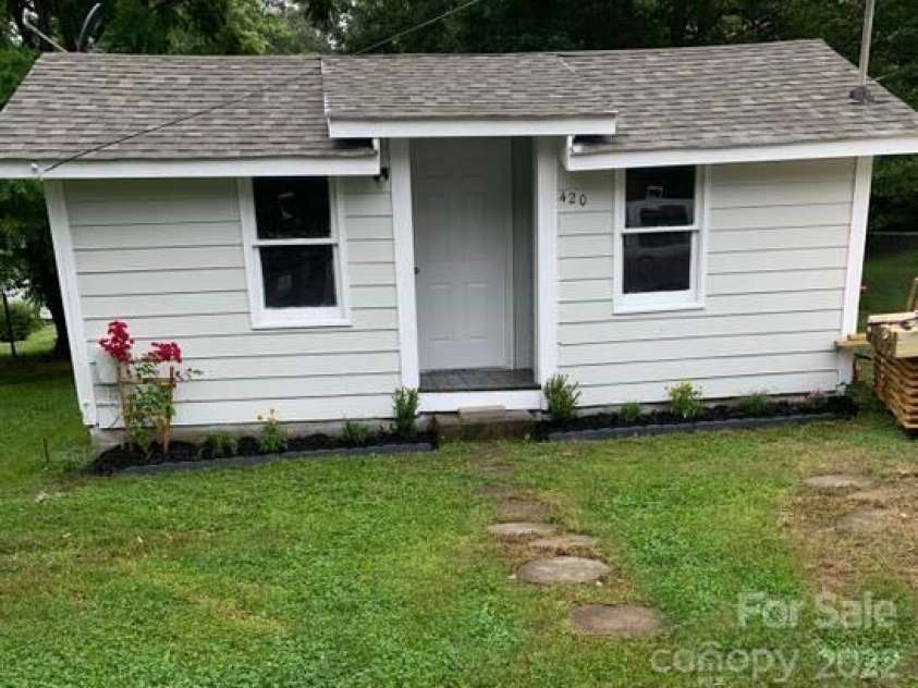 450 Davis Street, Albemarle, NC 28001.  MLS# CAR3924741, YatesRealty ID 30. 420 Davis St
