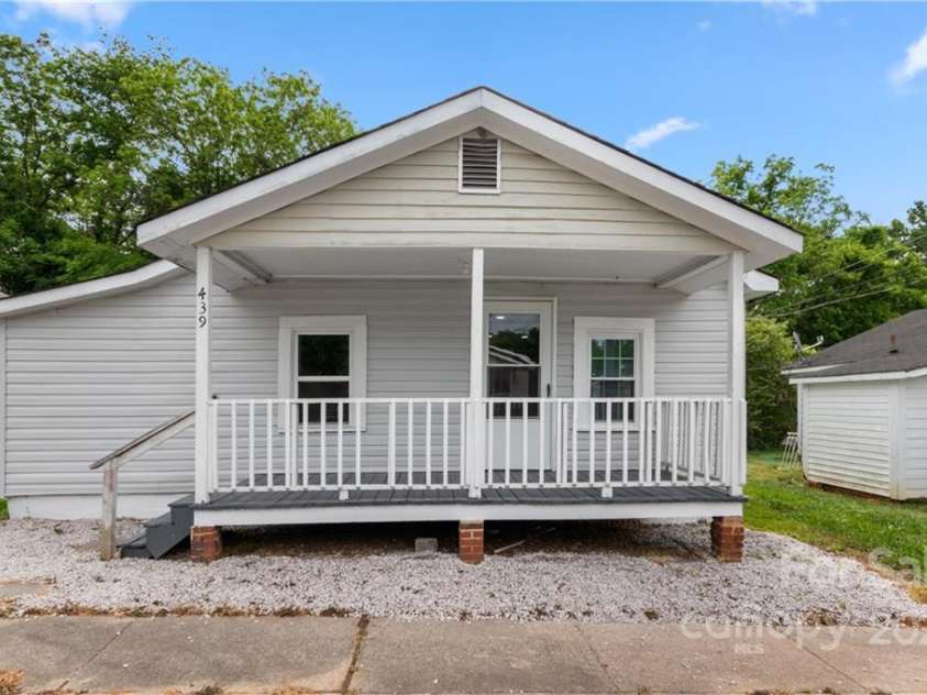450 Davis Street, Albemarle, NC 28001.  MLS# CAR3924741, YatesRealty ID 30. 439 Davis