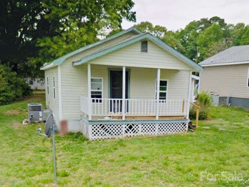 450 Davis Street, Albemarle, NC 28001.  MLS# CAR3924741, YatesRealty ID 30. 450 Davis St