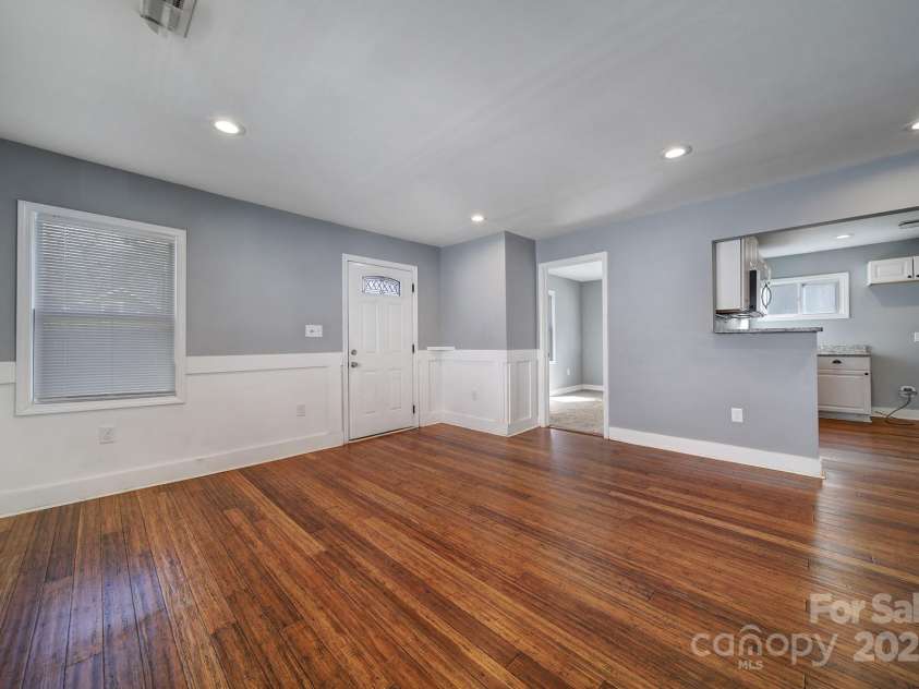 113 5th Avenue, Gastonia, NC 28052.  MLS# CAR4307245, YatesRealty ID 3000. 