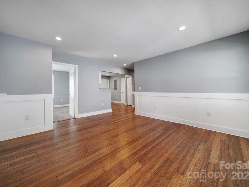 113 5th Avenue, Gastonia, NC 28052.  MLS# CAR4307245, YatesRealty ID 3000. 