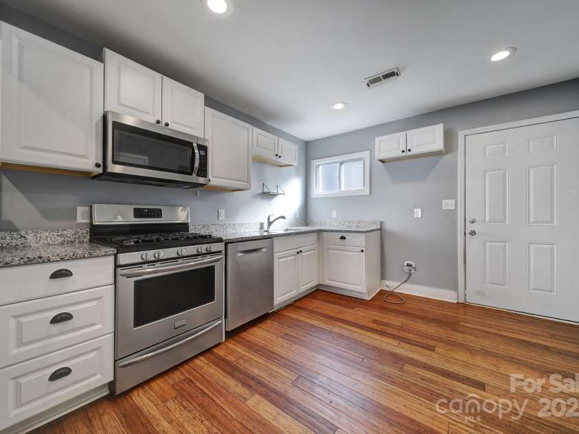 113 5th Avenue, Gastonia, NC 28052.  MLS# CAR4307245, YatesRealty ID 3000. 