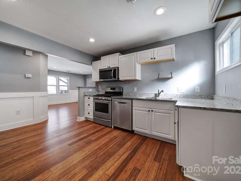 113 5th Avenue, Gastonia, NC 28052.  MLS# CAR4307245, YatesRealty ID 3000. 