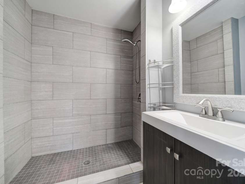 113 5th Avenue, Gastonia, NC 28052.  MLS# CAR4307245, YatesRealty ID 3000. 