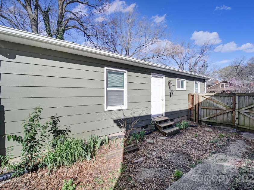 113 5th Avenue, Gastonia, NC 28052.  MLS# CAR4307245, YatesRealty ID 3000. 