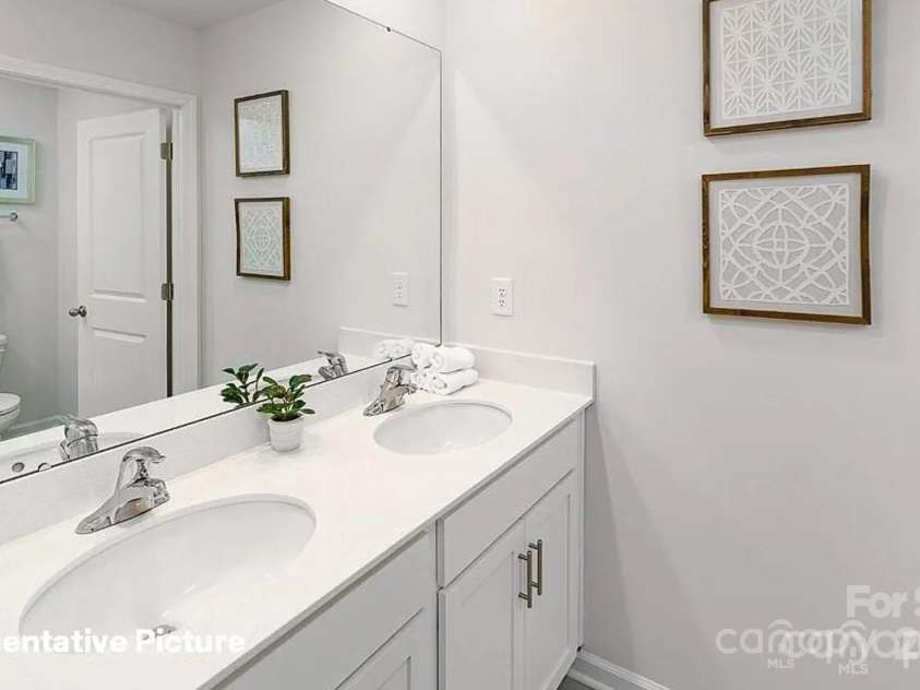 207 Parker Claire Lane, Kings Mountain, NC 28086.  MLS# CAR4288393, YatesRealty ID 30000. 