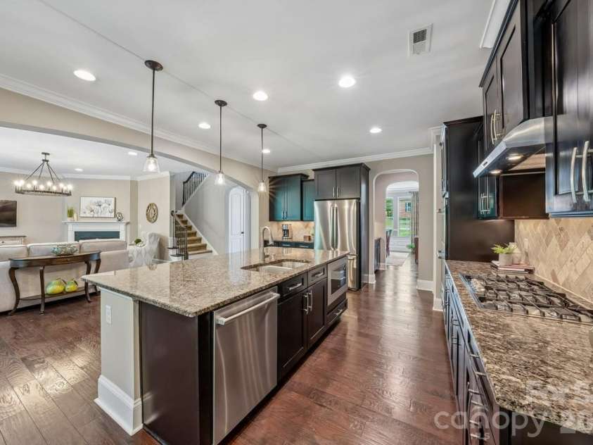 7111 Yellowhorn Trail, Waxhaw, NC 28173.  MLS# CAR4383370, YatesRealty ID 30000. 