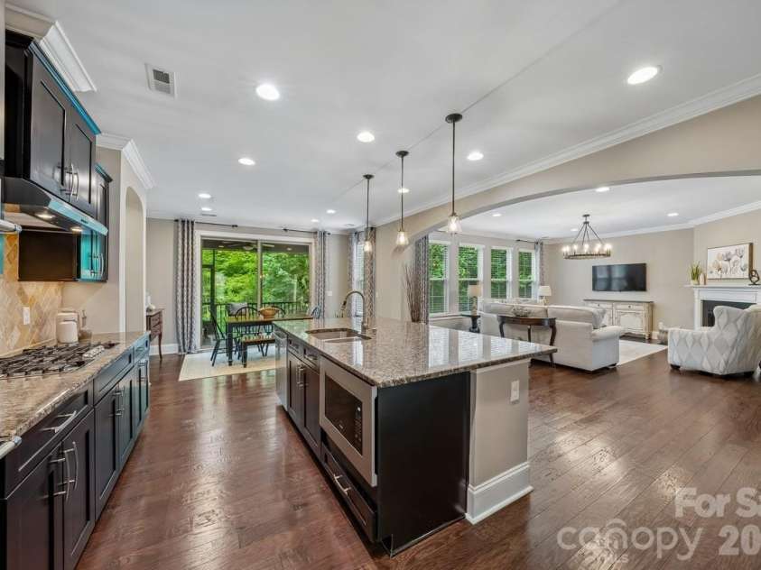 7111 Yellowhorn Trail, Waxhaw, NC 28173.  MLS# CAR4383370, YatesRealty ID 30000. 