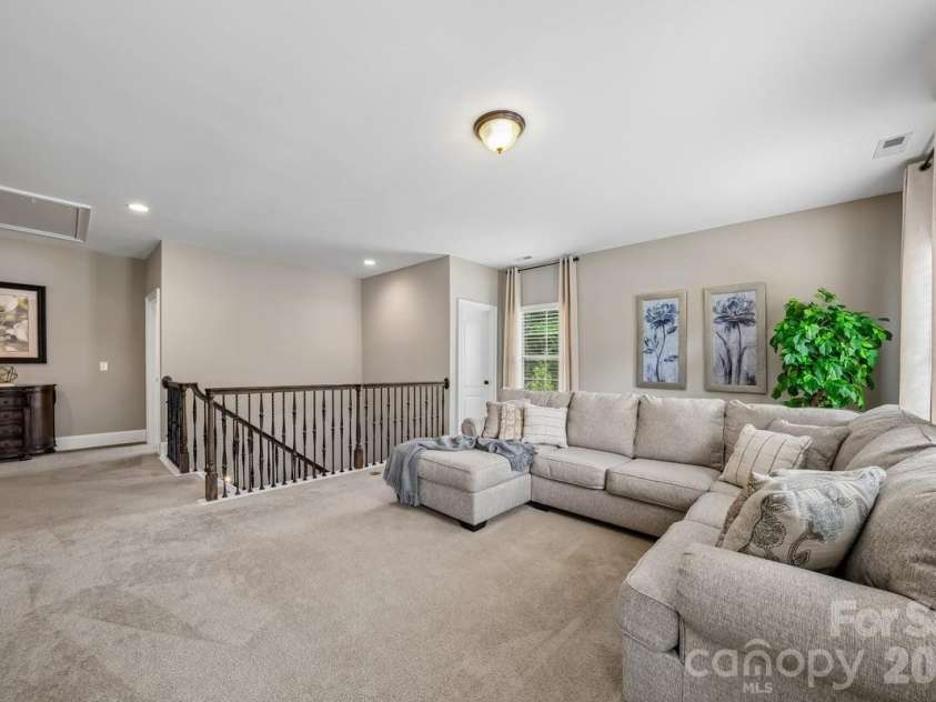 7111 Yellowhorn Trail, Waxhaw, NC 28173.  MLS# CAR4383370, YatesRealty ID 30000. 