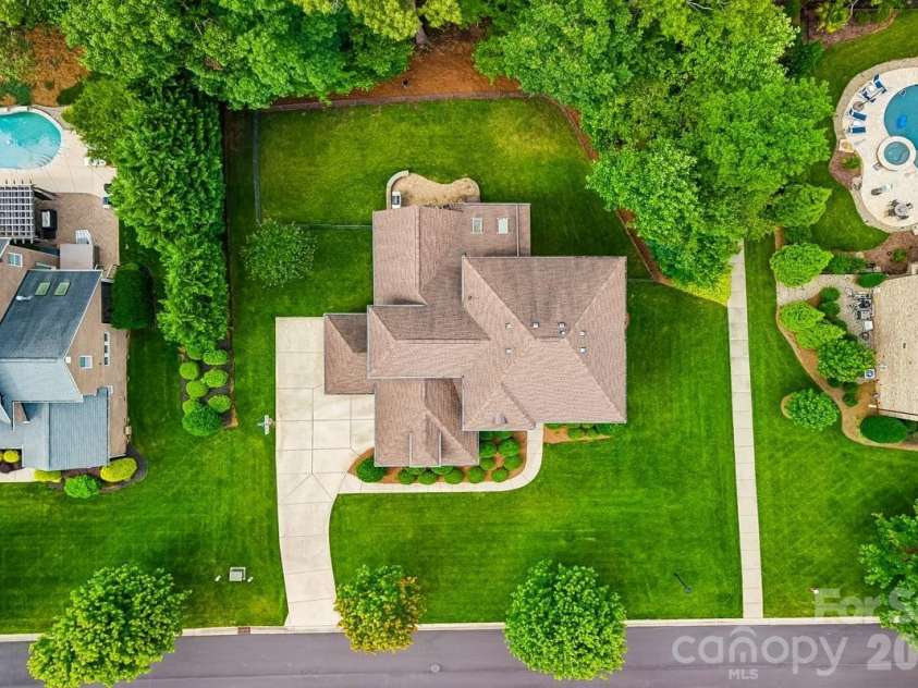 7111 Yellowhorn Trail, Waxhaw, NC 28173.  MLS# CAR4383370, YatesRealty ID 30000. 
