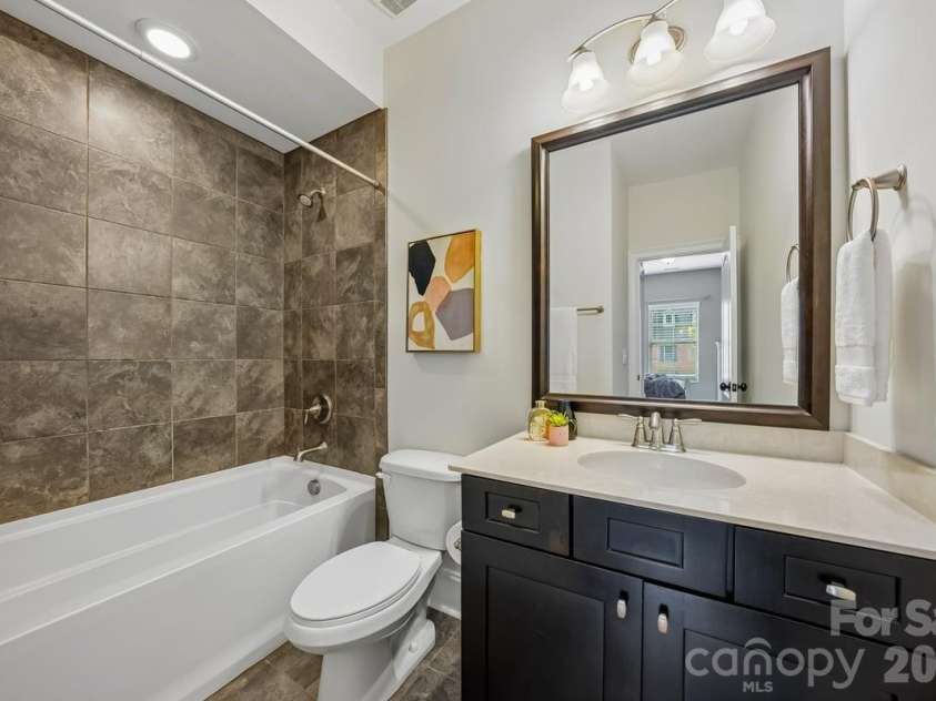 7111 Yellowhorn Trail, Waxhaw, NC 28173.  MLS# CAR4383370, YatesRealty ID 30000. En-suite private bath for bedroom 2