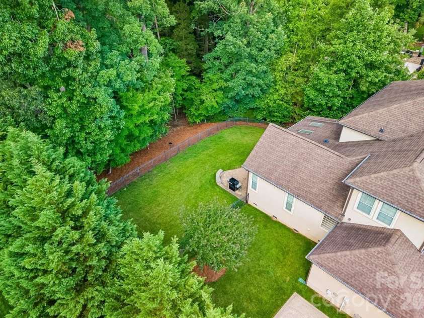 7111 Yellowhorn Trail, Waxhaw, NC 28173.  MLS# CAR4383370, YatesRealty ID 30000. Fully Fenced in Backyard