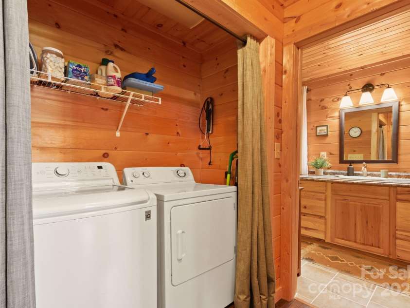 1395 Pilot Ridge Road, Blowing Rock, NC 28605.  MLS# CAR4288347, YatesRealty ID 30001. 