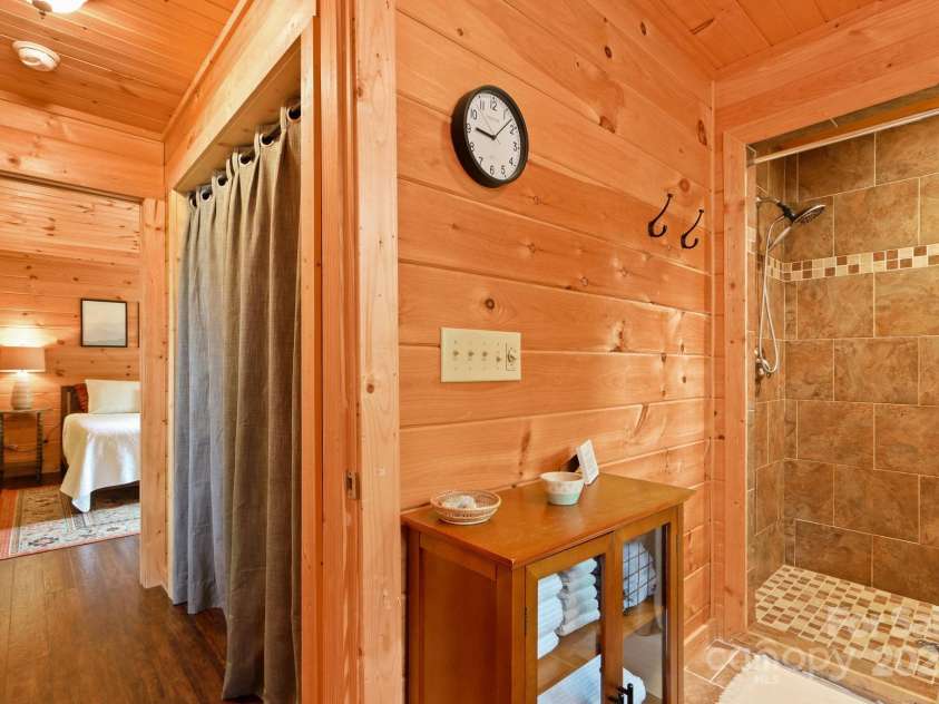 1395 Pilot Ridge Road, Blowing Rock, NC 28605.  MLS# CAR4288347, YatesRealty ID 30001. 