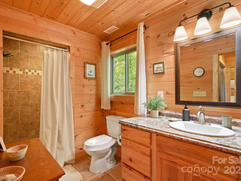 1395 Pilot Ridge Road, Blowing Rock, NC 28605.  MLS# CAR4288347, YatesRealty ID 30001. 