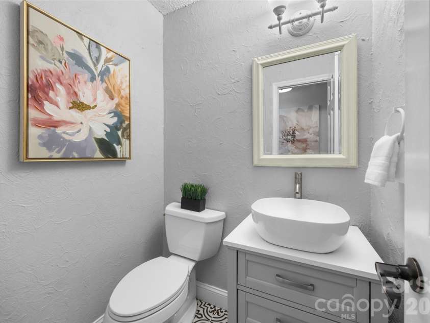 7057 Mariners Court, Tega Cay, SC 29708.  MLS# CAR4384678, YatesRealty ID 30001. 