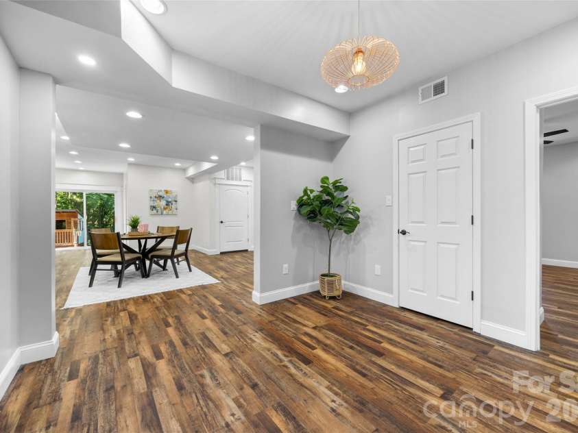 7057 Mariners Court, Tega Cay, SC 29708.  MLS# CAR4384678, YatesRealty ID 30001. 
