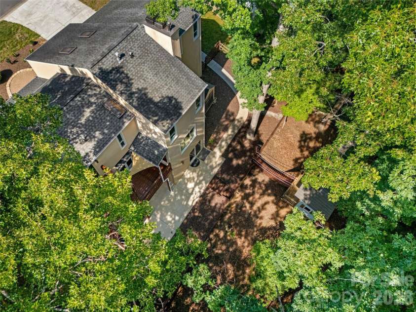 7057 Mariners Court, Tega Cay, SC 29708.  MLS# CAR4384678, YatesRealty ID 30001. 