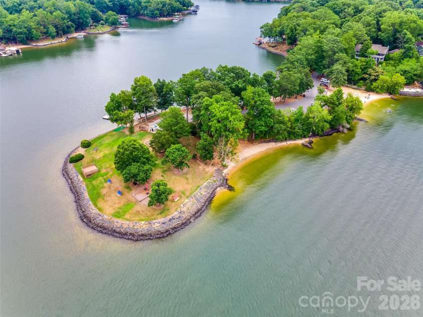 7057 Mariners Court, Tega Cay, SC 29708.  MLS# CAR4384678, YatesRealty ID 30001. 