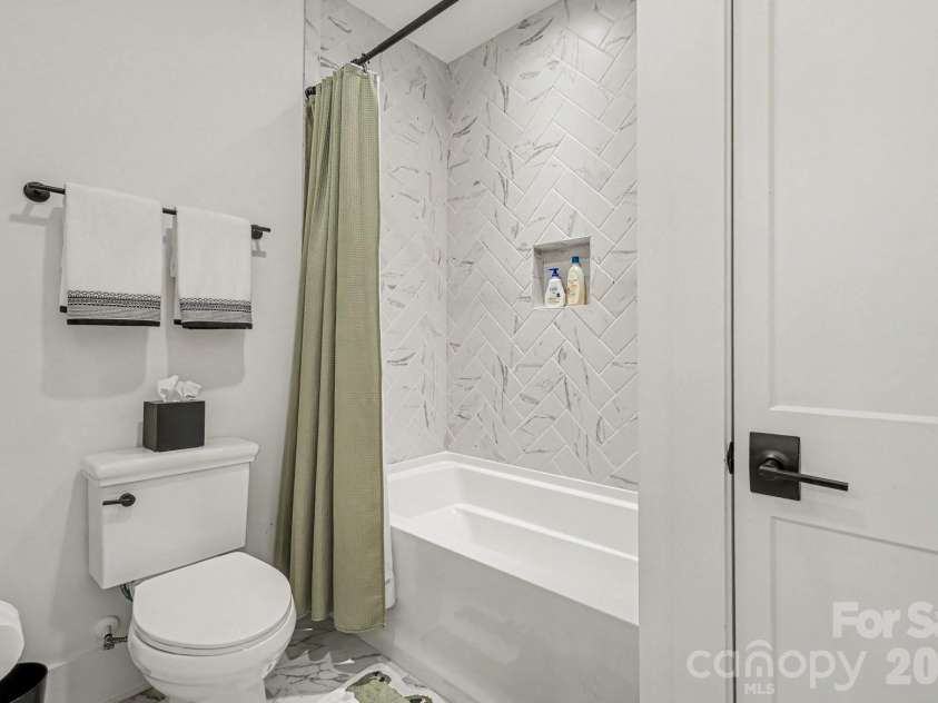 16532 Here At Last Lane, Charlotte, NC 28278.  MLS# CAR4383524, YatesRealty ID 30002. 