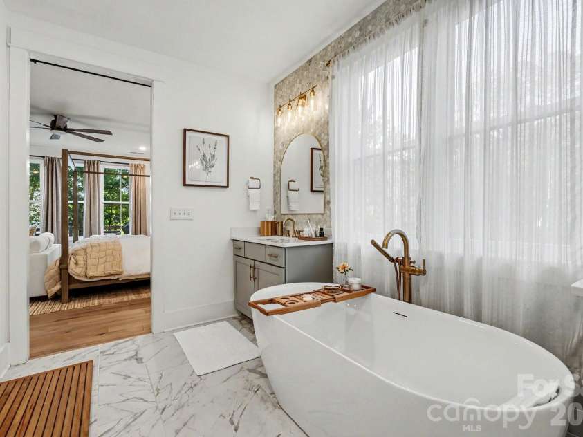 16532 Here At Last Lane, Charlotte, NC 28278.  MLS# CAR4383524, YatesRealty ID 30002. 