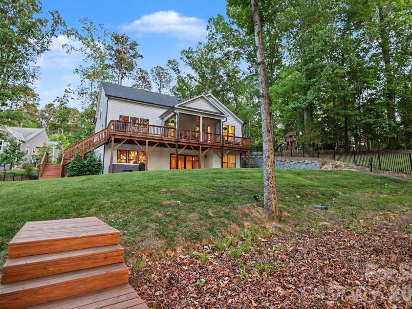 16532 Here At Last Lane, Charlotte, NC 28278.  MLS# CAR4383524, YatesRealty ID 30002. 