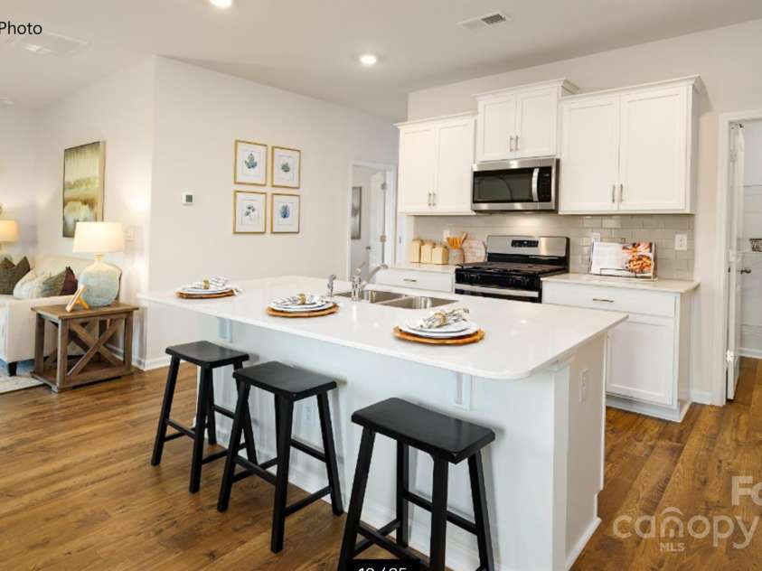 137 Parker Claire Lane, Kings Mountain, NC 28086.  MLS# CAR4288400, YatesRealty ID 30003. 