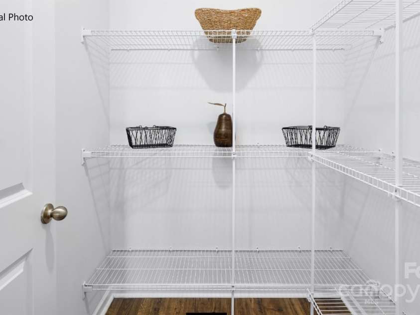 137 Parker Claire Lane, Kings Mountain, NC 28086.  MLS# CAR4288400, YatesRealty ID 30003. 