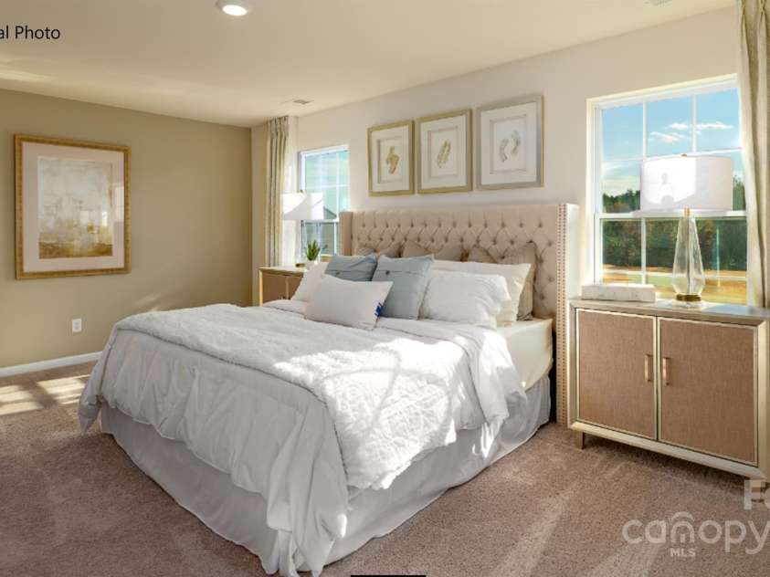 137 Parker Claire Lane, Kings Mountain, NC 28086.  MLS# CAR4288400, YatesRealty ID 30003. 