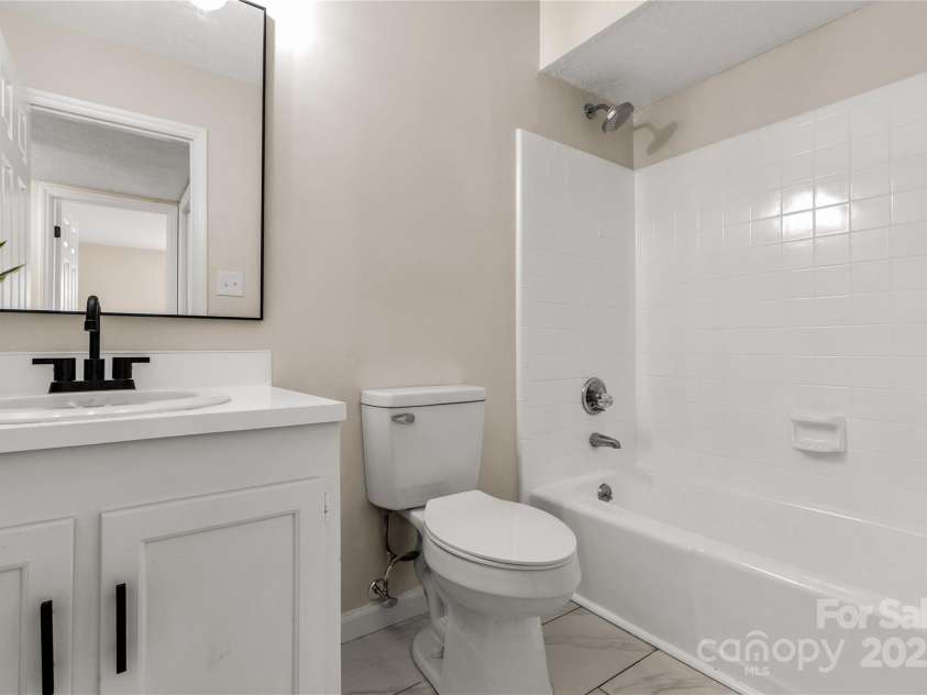 7205 Winery Lane, Charlotte, NC 28227.  MLS# CAR4288397, YatesRealty ID 30004. 