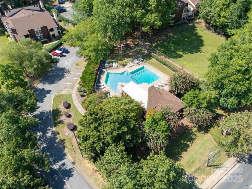 7205 Winery Lane, Charlotte, NC 28227.  MLS# CAR4288397, YatesRealty ID 30004. 