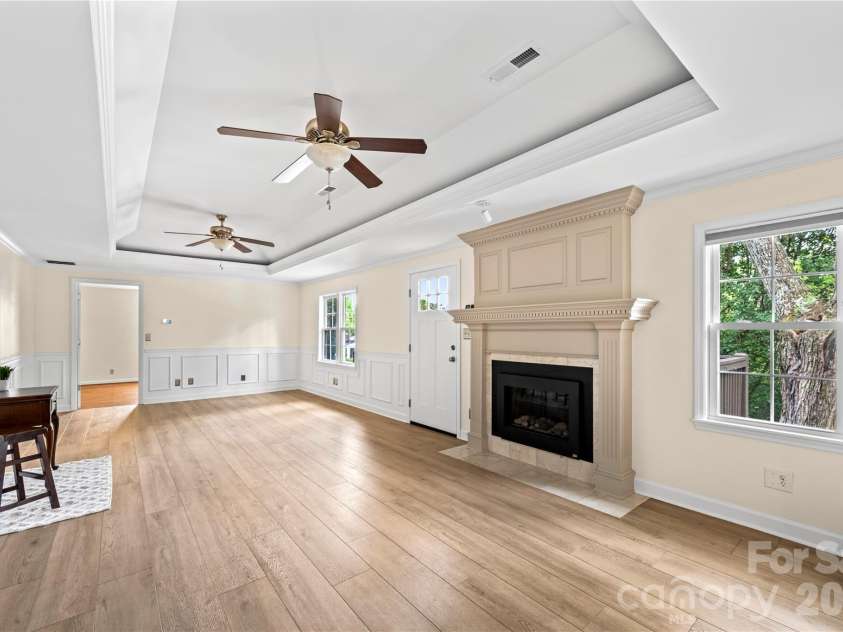 589 Sand Hill Road, Asheville, NC 28806.  MLS# CAR4389720, YatesRealty ID 30006. 