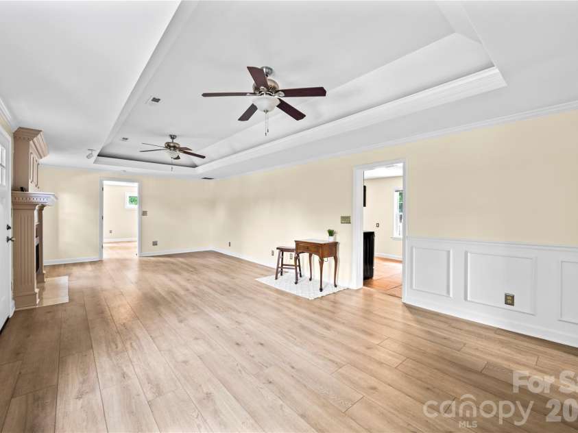 589 Sand Hill Road, Asheville, NC 28806.  MLS# CAR4389720, YatesRealty ID 30006. 
