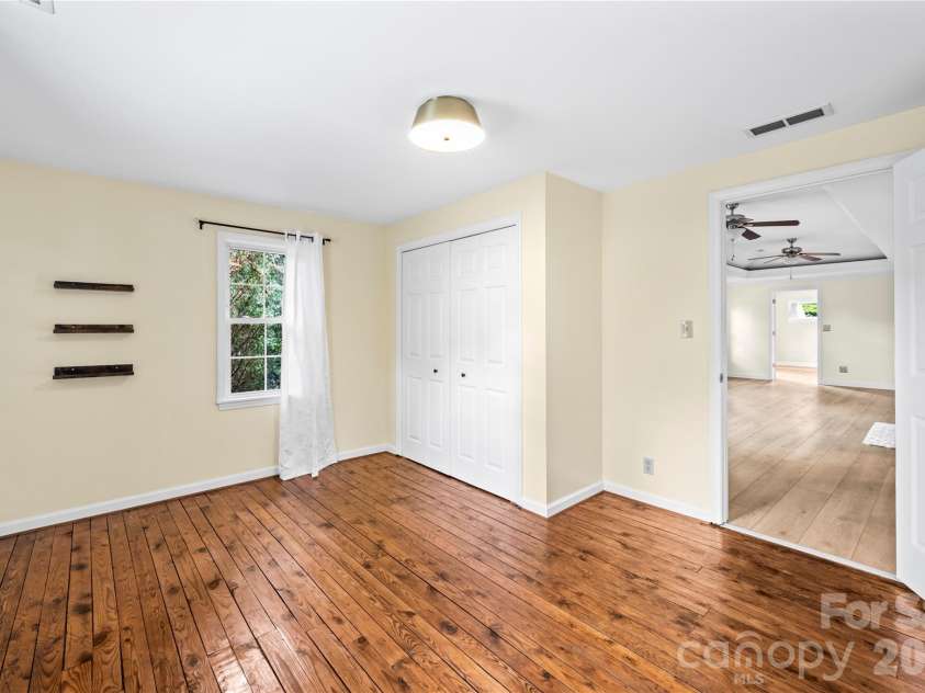 589 Sand Hill Road, Asheville, NC 28806.  MLS# CAR4389720, YatesRealty ID 30006. 