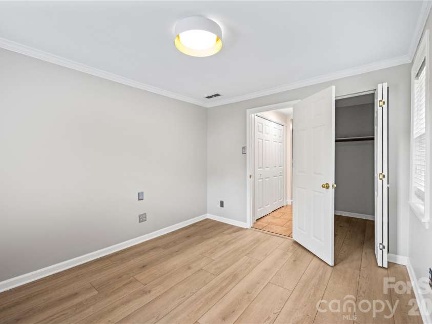 589 Sand Hill Road, Asheville, NC 28806.  MLS# CAR4389720, YatesRealty ID 30006. 