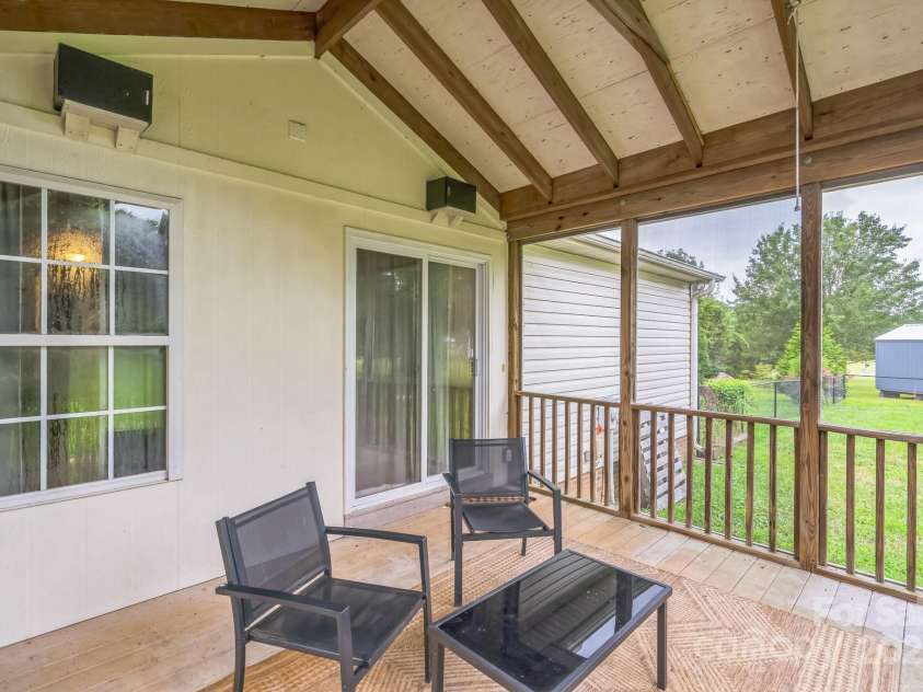 4604 Hopewood Drive, Graham, NC 27253.  MLS# CAR4288425, YatesRealty ID 30008. 