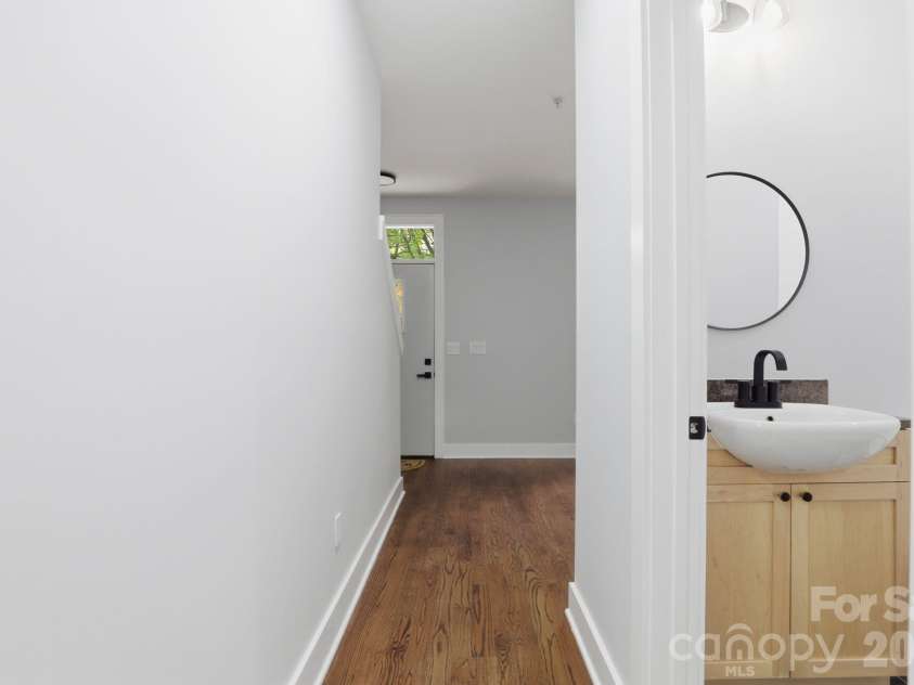 526 N McDowell Street, Charlotte, NC 28204.  MLS# CAR4390203, YatesRealty ID 30008. 