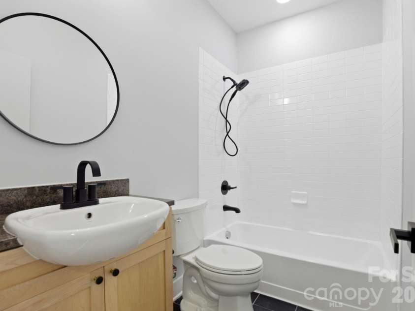 526 N McDowell Street, Charlotte, NC 28204.  MLS# CAR4390203, YatesRealty ID 30008. 