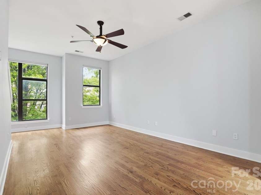 526 N McDowell Street, Charlotte, NC 28204.  MLS# CAR4390203, YatesRealty ID 30008. 