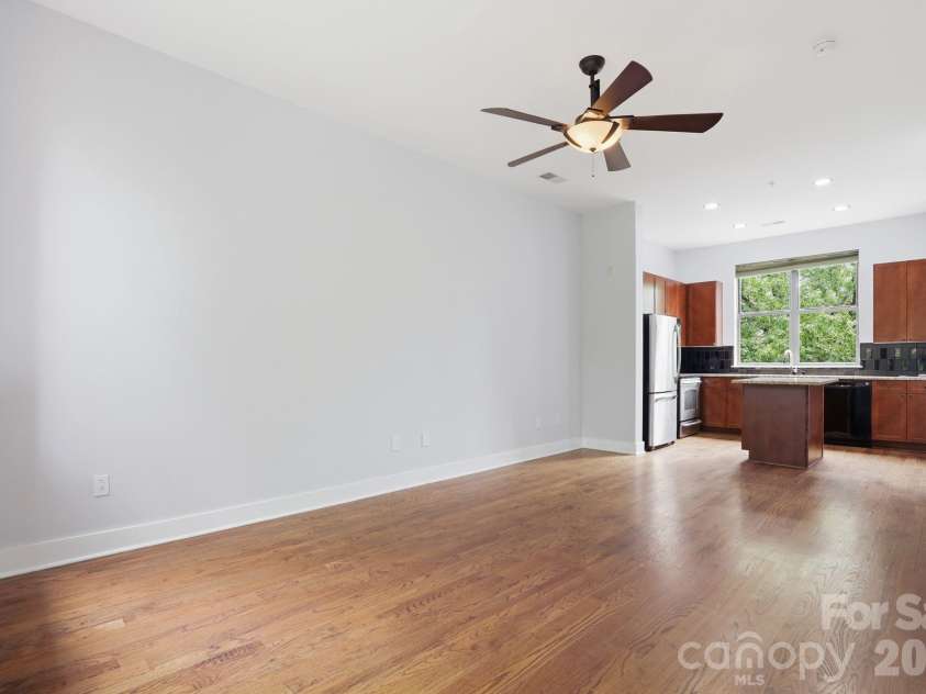 526 N McDowell Street, Charlotte, NC 28204.  MLS# CAR4390203, YatesRealty ID 30008. 