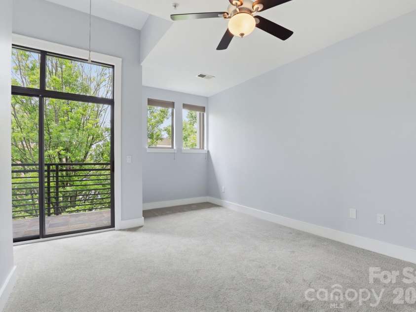 526 N McDowell Street, Charlotte, NC 28204.  MLS# CAR4390203, YatesRealty ID 30008. 