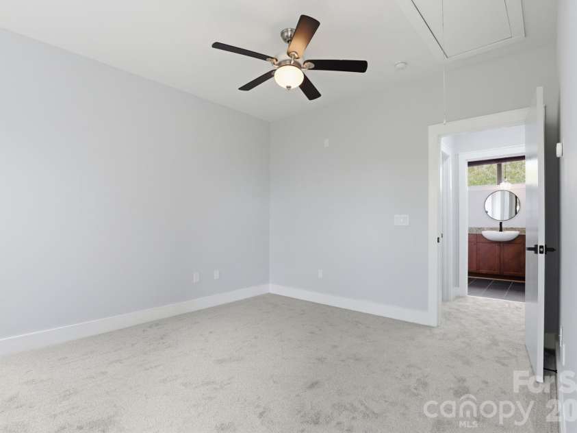 526 N McDowell Street, Charlotte, NC 28204.  MLS# CAR4390203, YatesRealty ID 30008. 