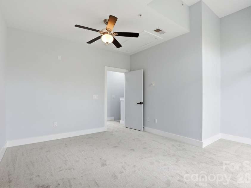 526 N McDowell Street, Charlotte, NC 28204.  MLS# CAR4390203, YatesRealty ID 30008. 