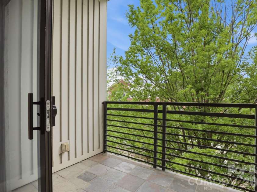 526 N McDowell Street, Charlotte, NC 28204.  MLS# CAR4390203, YatesRealty ID 30008. 