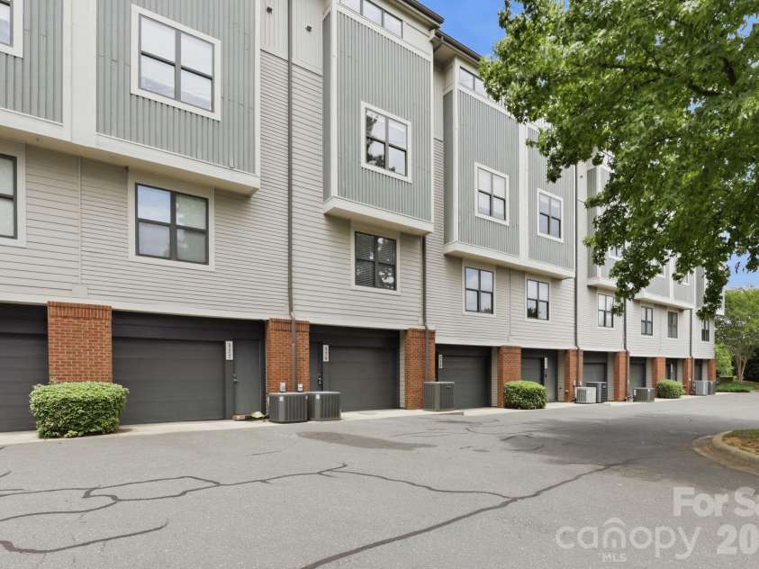 526 N McDowell Street, Charlotte, NC 28204.  MLS# CAR4390203, YatesRealty ID 30008. 