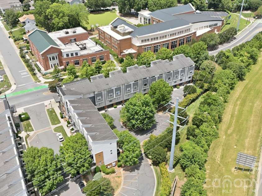 526 N McDowell Street, Charlotte, NC 28204.  MLS# CAR4390203, YatesRealty ID 30008. 