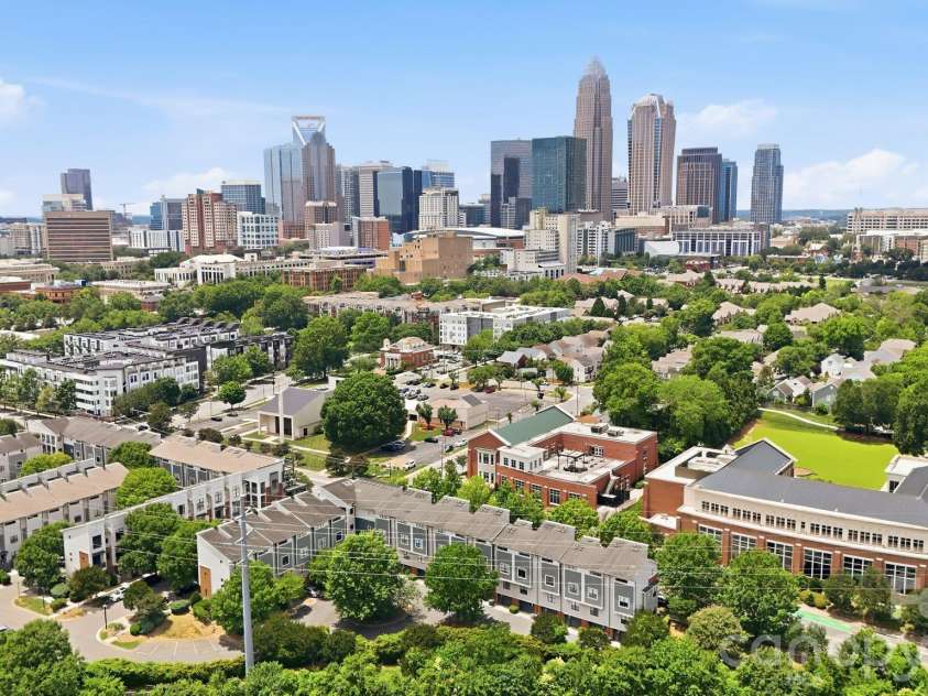 526 N McDowell Street, Charlotte, NC 28204.  MLS# CAR4390203, YatesRealty ID 30008. 